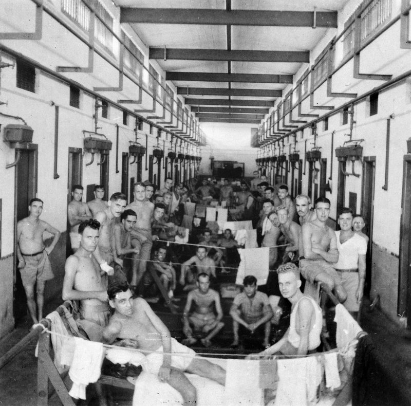 Австралийские военнопленные, освобожденные из тюрьмы Чанги в Сингапуре. Сентябрь 1945 г.