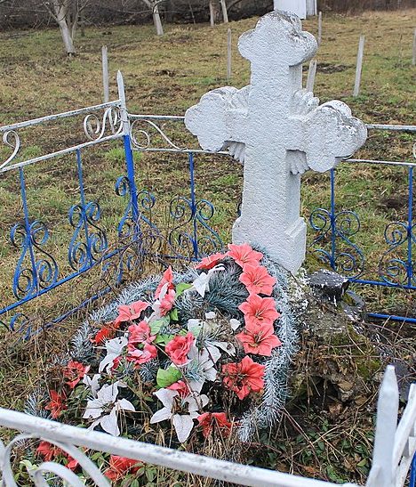 с. Баглайки Красиловского р-на. Братская могила советских воинов на кладбище. 