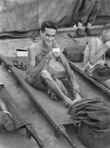 Австралийские военнопленные, эвакуированные из Тюрьмы Чанги в Сингапуре. Сентябрь 1945 г. 