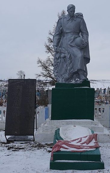 с. Писаревка Волочисского р-на. Памятник, установленный на братской могиле советских воинов, погибших при освобождении села. 