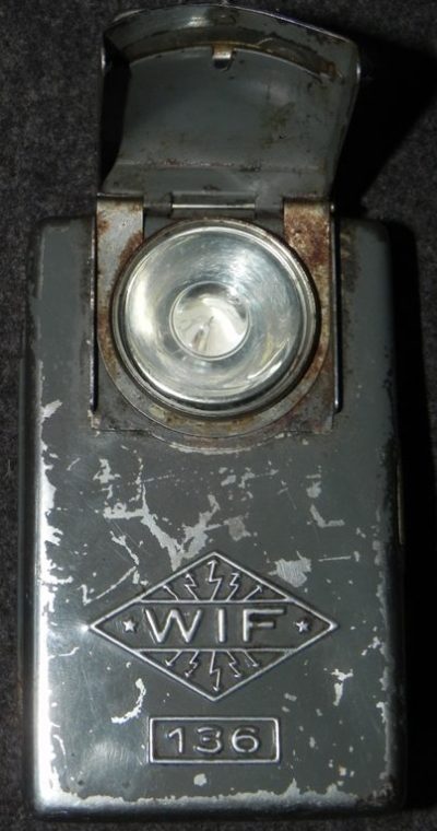 Батарейный фонарь «WIF 136».