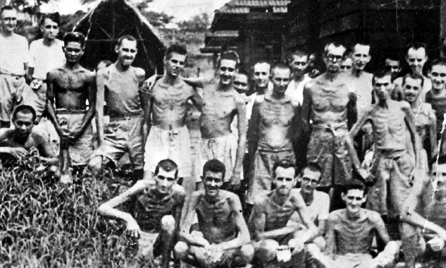 Канадские военнопленные, освобожденные из японского лагеря в Гонконге. 1945 г. 