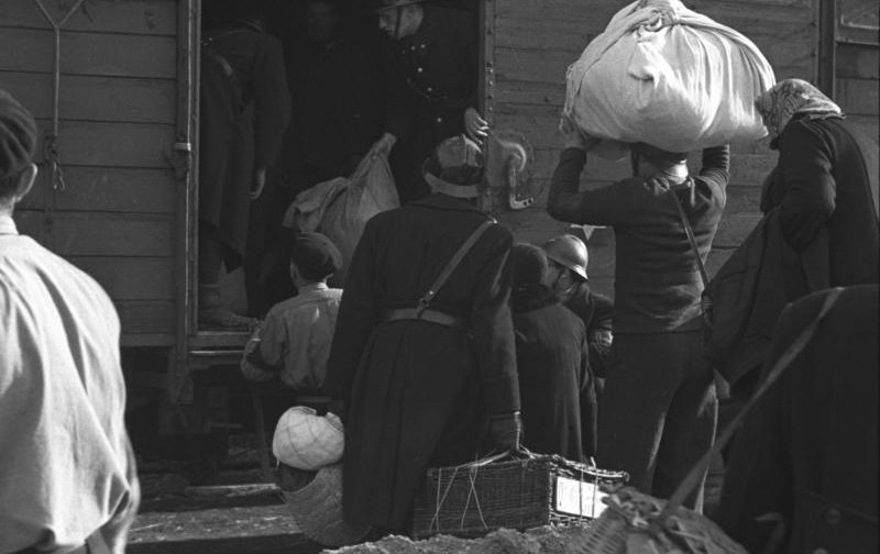 Депортация евреев из Марселя. 1943 г.