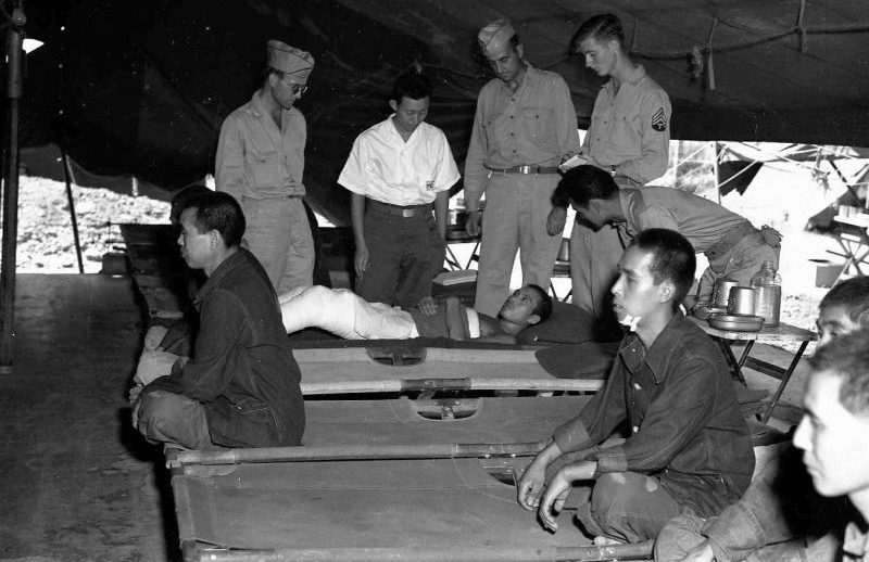 Японские военнопленные в госпитале лагеря Билибид в Маниле. 1945 г. 