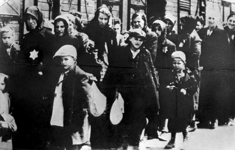 Депортация евреев в концлагерь Вестерборк. 1943 г.