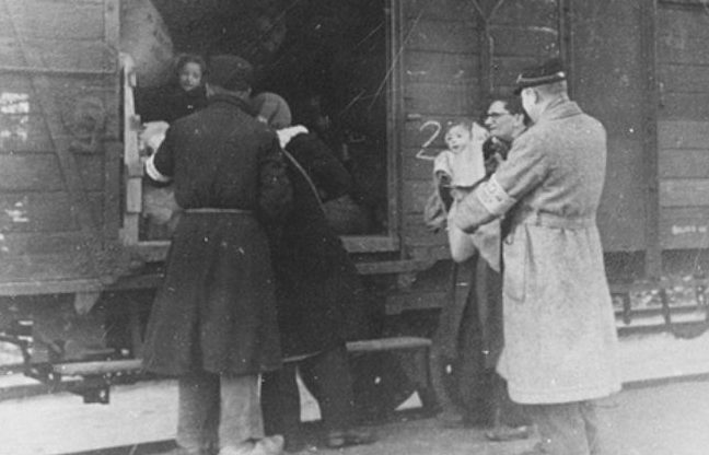 Депортация евреев в концлагерь Вестерборк. 1943 г.