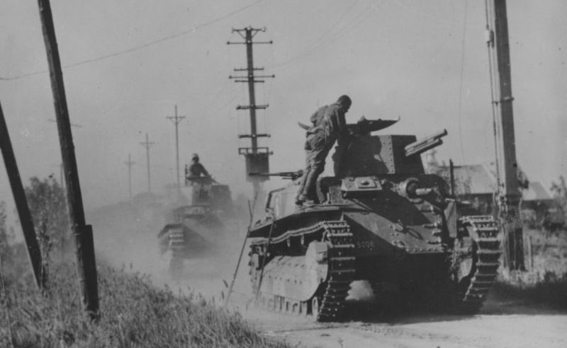Колонна японских средних танков Тип 89 на дороге в Китае. 1941 г. 