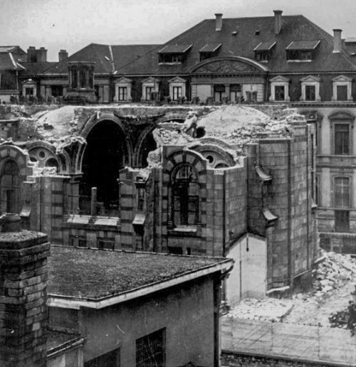 Разрушенная синагога в Люксембурге. 1943 г.