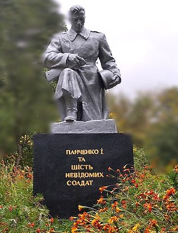 с. Коричинцы Деражнянского р-на. Братская могила советских воинов.