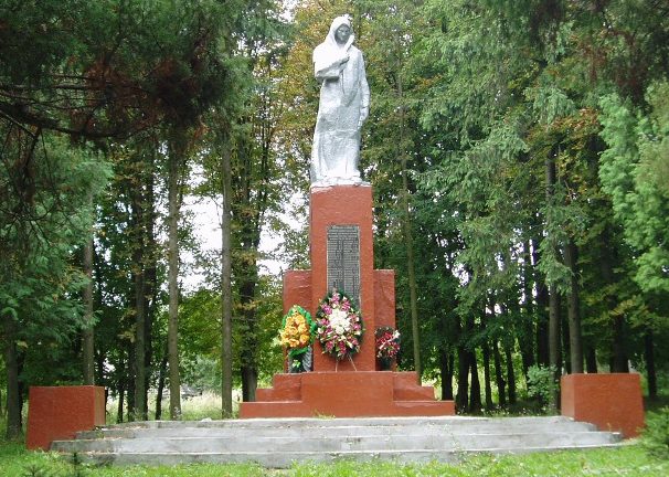 с. Голозубинцы Дунаевецкого р-на. Памятник погибшим односельчанам. 