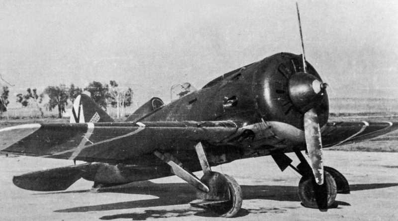 Советский истребитель И-16 в Испании. 1937 г.