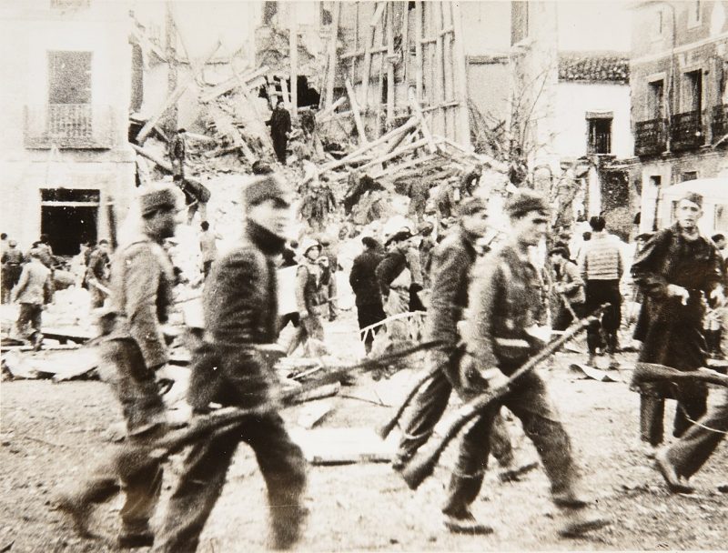 Вход республиканских войск в Теруэль. 1938 г.