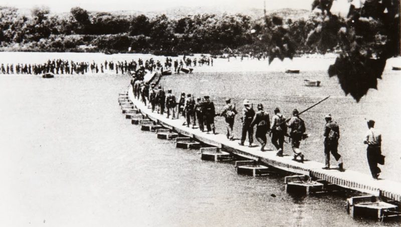 Войска испанского правительства переходят реку Эбро. 1938 г.