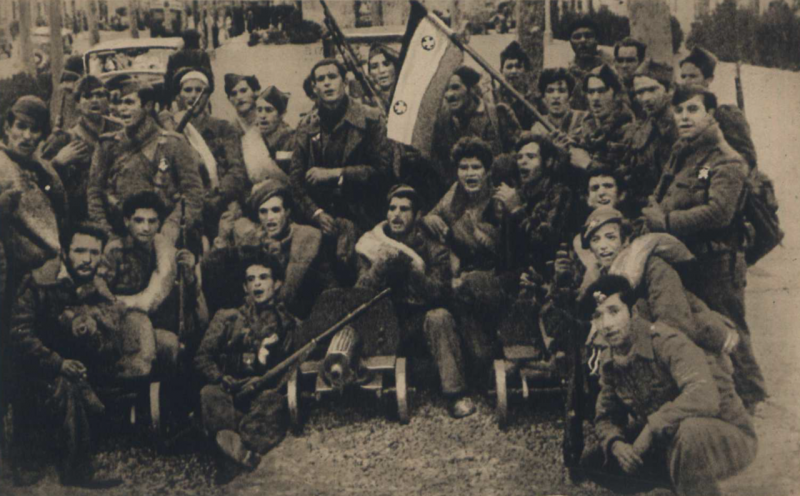 Войска франкистов празднуют взятие Барселоны. Январь 1939 г.