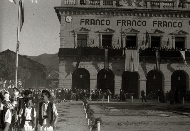 Франсиско Франко в Сан-Себастьяне. 1939 г.
