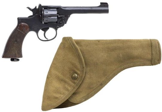 Револьвер Enfield №2 и брезентовая кобура к нему. 