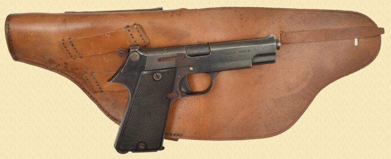 Пистолет М-1935 А и кобура к нему.