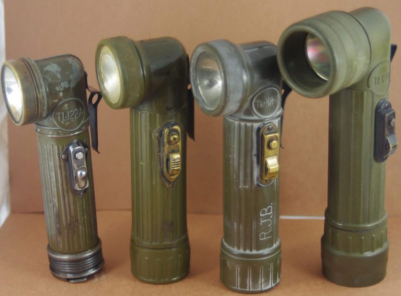 Батарейные фонари «Гусиная шея» серии TL-122. Слева направо: TL-122A , TL-122B, TL-122C и TL-122D.