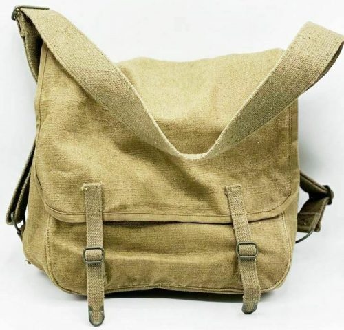 Армейский ранец для продуктов с брезентовыми ремнями.