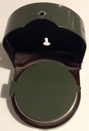 Армейский компас с кожаным чехлом.