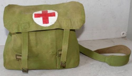 Армейская медицинская сумка.