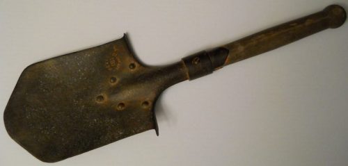 Пехотная лопата производства «Metal Radomsko» образца 1933 года.