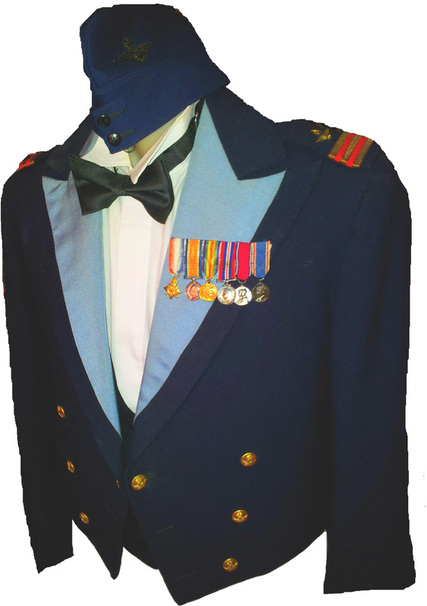 Парадная форма капитана медицинской службы Королевских ВВС.
