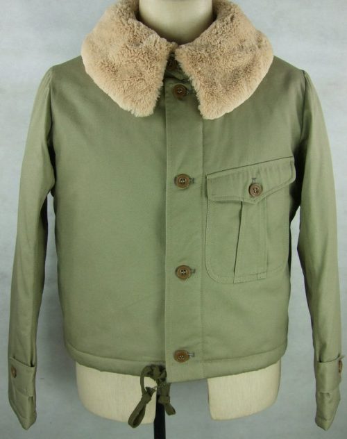 Зимняя куртка и комбинезон танкиста.