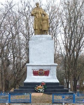 с. Гуровка Долинского р-на. Братская могила советских воинов, погибших в боях за село.