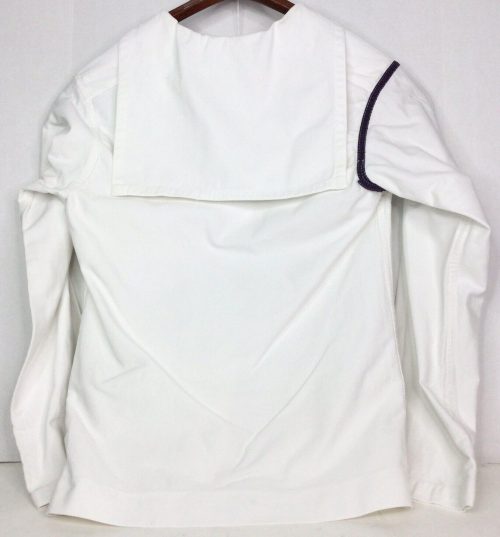 Белая униформа матросов.