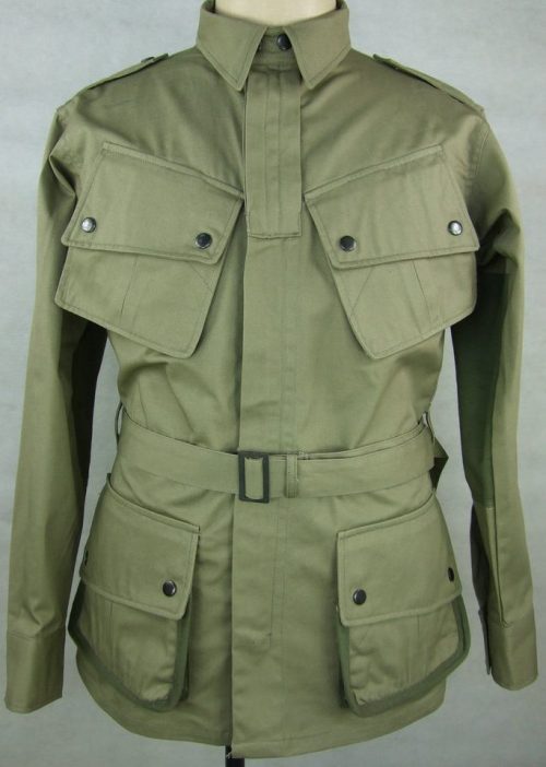 Униформа десантников М42 оливково-зеленого цвета.