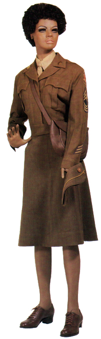 Зимняя форма с полевой курткой из шерстяного материала оливково-серого цвета.