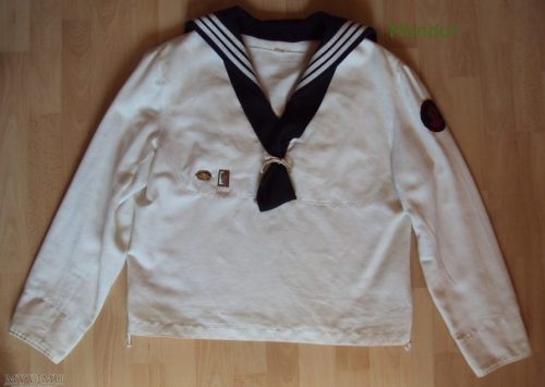 Белая униформа матросов и ее составные элементы.