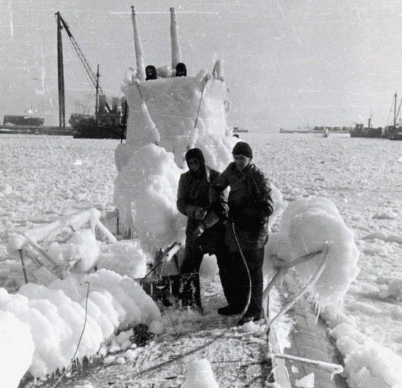 Подлодка «U-2» зимой. Декабрь 1940 г.