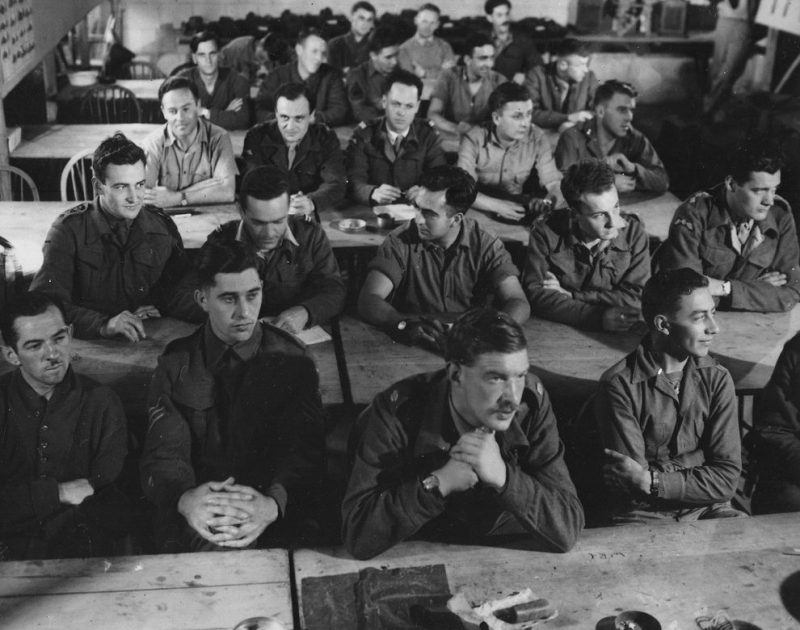 Курсанты на занятиях. Милтон-холл 1944 г.