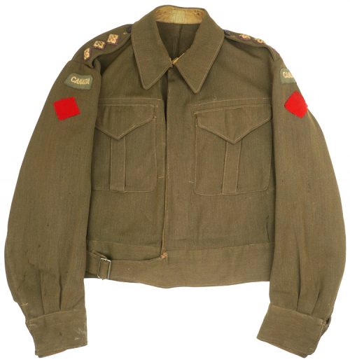 Разные варианты куртки из комплекта боевой формы.