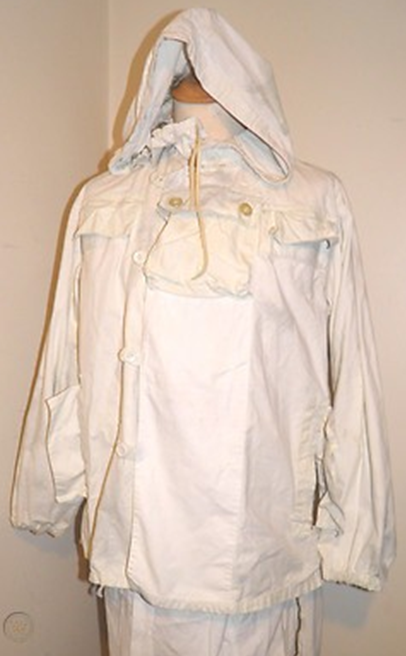 Зимний камуфляжный костюм SOE/SAS состоял из куртки и брюк, которые были двусторонними. 