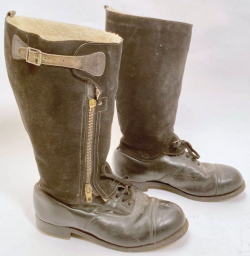 Ботинки с меховыми поножами образца 1943 года использовались экипажами Королевских ВВС.