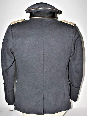 Служебная униформа генерала. 