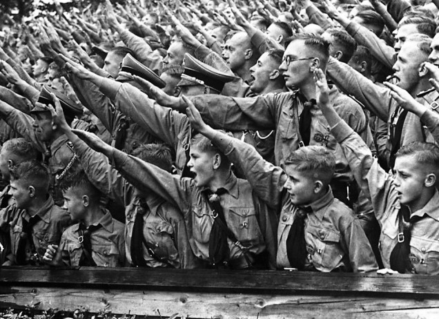Участники митинга Гитлерюгенд. Берлин 1933 г. 