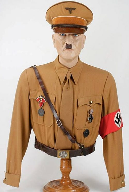 Партийная униформа Адольфа Гитлера.
