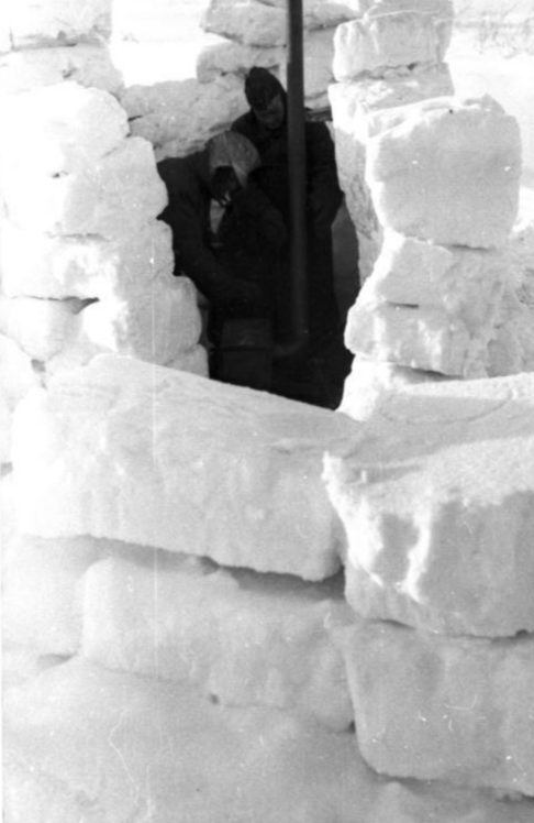 Маскировка в снегу. 1942 г.