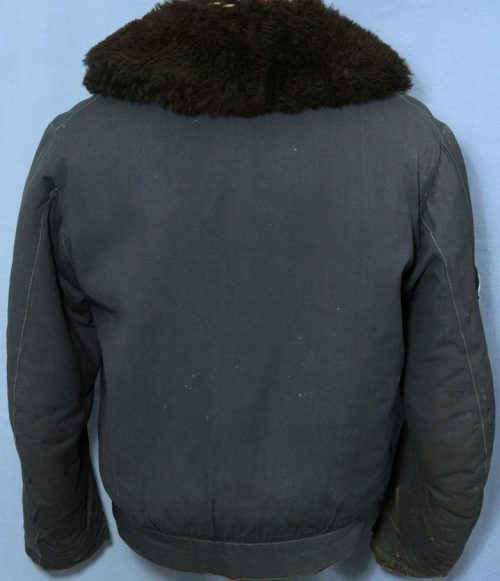 Хлопковая зимняя куртка на меху и летные брюки.