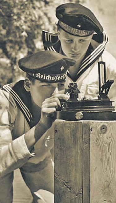 Занятия в морском отделении Гитлерюгенд. 1937 г. 