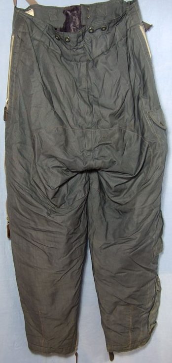 Зимняя летная куртка пилотов и брюки с электроподогревом.