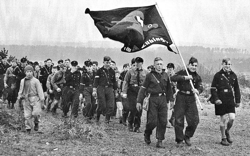 Гитлерюгенд в походе. Тюбинген 1937 г.
