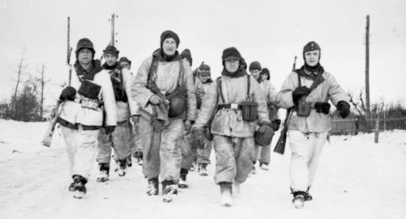 Горные стрелки в зимней униформе. 1943 г. 