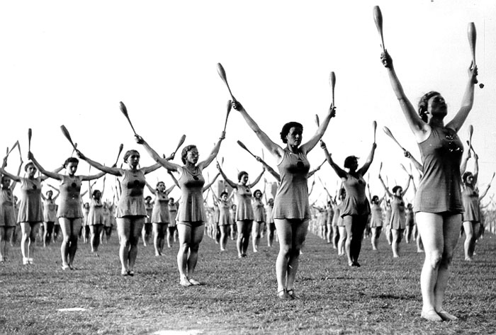 Занятия по гимнастике в тренировочном лагере BDM. 1938 г. 
