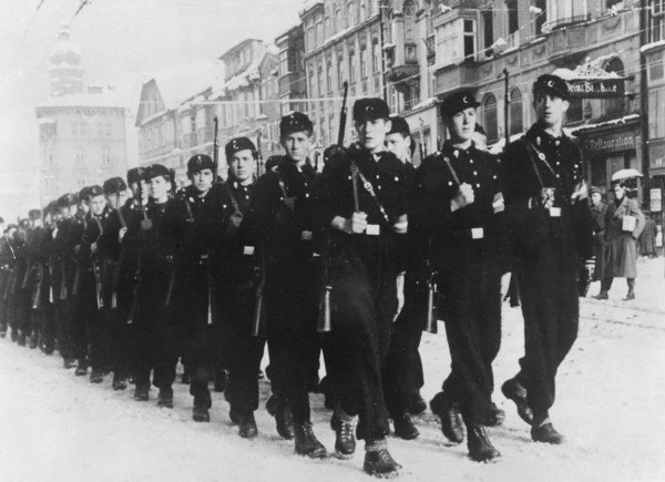 Ополченцы из Гитлерюгенд. Октябрь 1944 г.