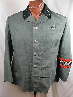 Цугфюрер Фольксштурма в униформе ветерана 1-й Мировой войны.